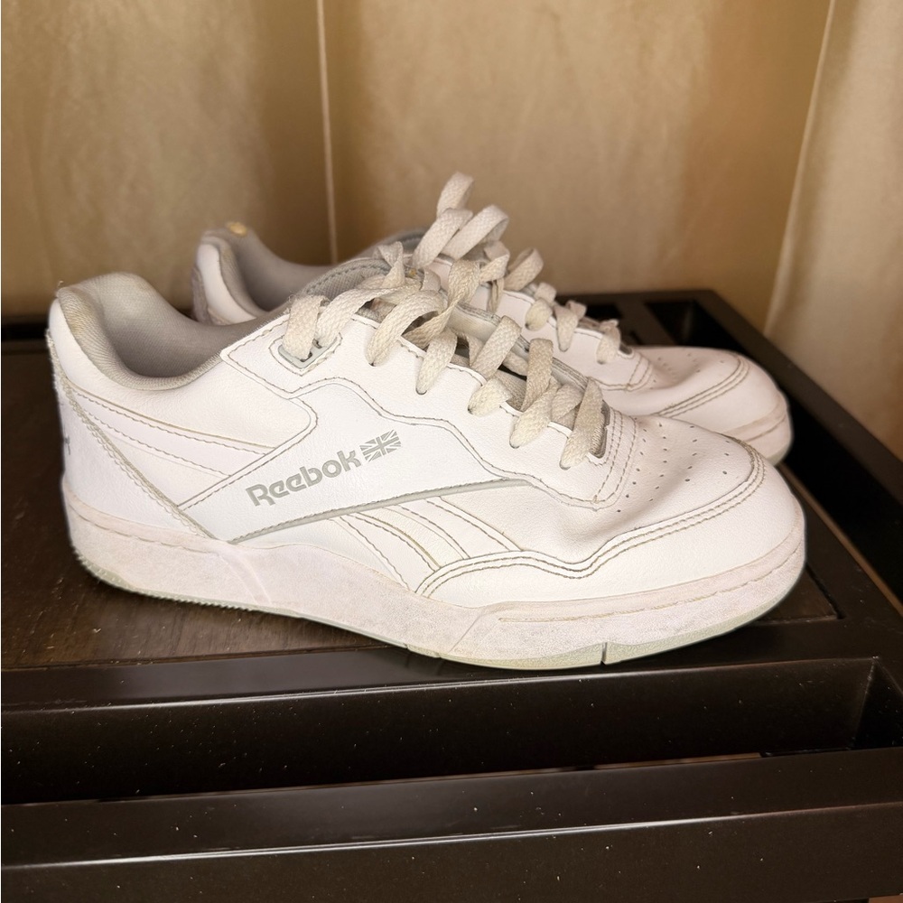 Women's Reebok Classic White Athletic Shoes style number IF4726